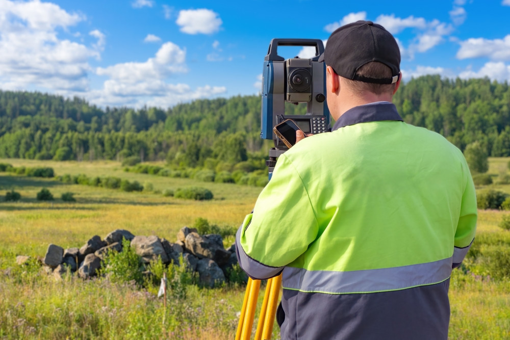 Fence, Pool, or Flood? Braden Land Surveying Has Florida Homeowners Covered